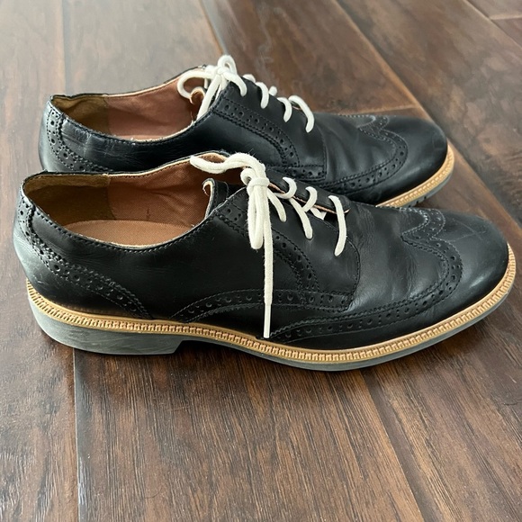 Cole haan Grand. OS Mens lace up wingtip shoes size 9 M